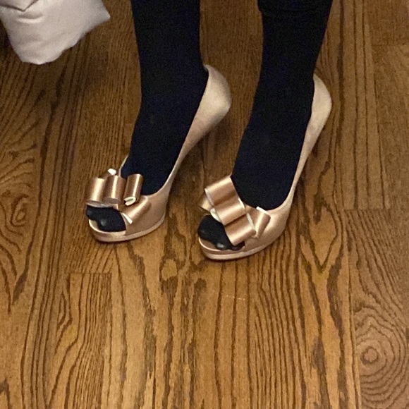 Vera Wang Lavender Heels - Picture 12 of 14